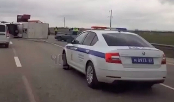 В районе Динской «Газель» врезалась в легковушку и перевернулась