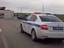 В районе Динской «Газель» врезалась в легковушку и перевернулась