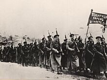 Под знаменем алым. Всегда есть те, кто вместо бегства выбирает бой с врагом