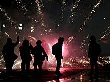 На митинге в Тбилиси начали массово задерживать людей