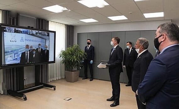 На связи с президентом: как "Нижнекамскнефтехим" отметил профессиональный праздник