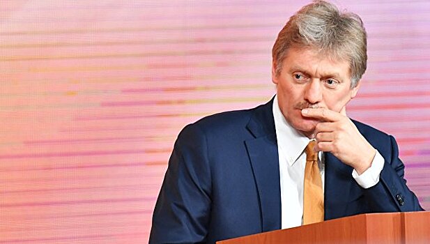 Песков ходит в Кремль по просроченному пропуску
