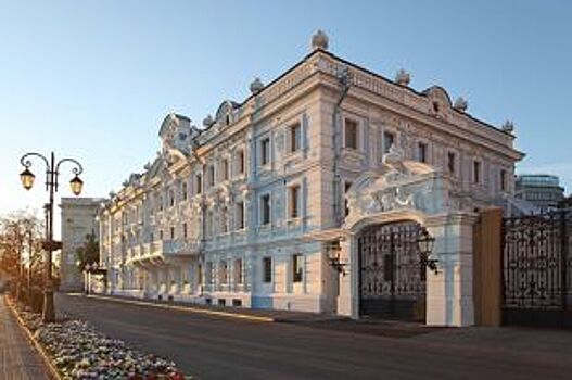 В Нижнем Новгороде открылась выставка скульптур Рукавишниковых