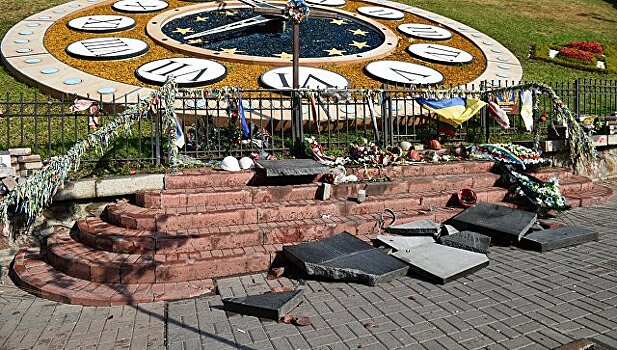 В Киеве арестовали подозреваемого в повреждении памятника