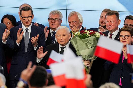 Правящая партия Качиньского выиграла на выборах в Польше