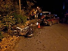 Два человека погибли при столкновении автомобиля с мотоциклом в Томской области