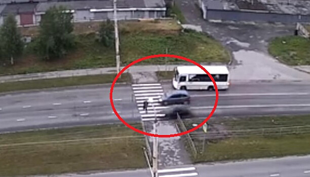Автомобиль сбил пешехода на «зебре» в Петрозаводске