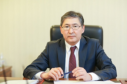 Министр образования Казахстана признался, что был троечником в школе