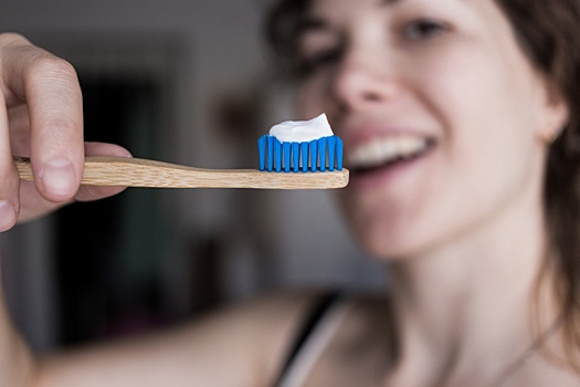 Как снизить риск кариеса с помощью зубной щетки