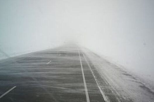 На трассах НСО водители погружаются в снежный «туман»