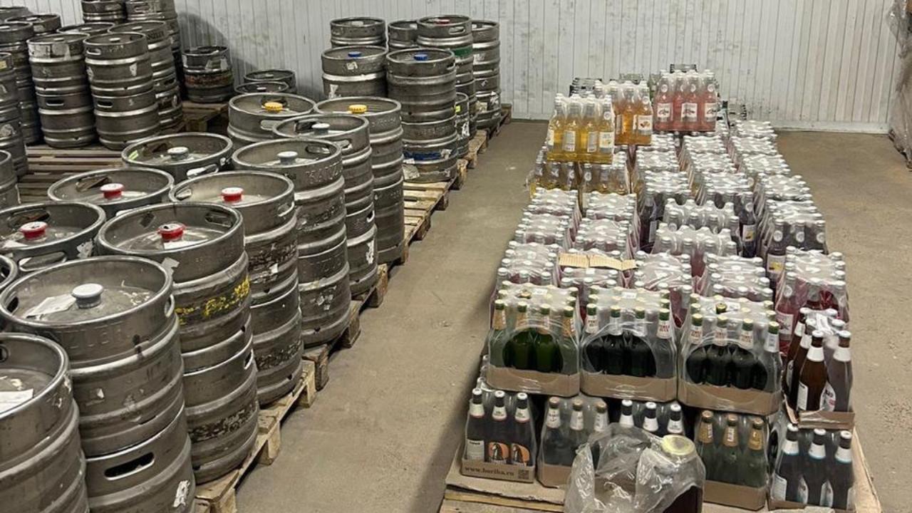 В Нижнем Новгороде полицейские выявили склад с немаркированной пивной продукцией