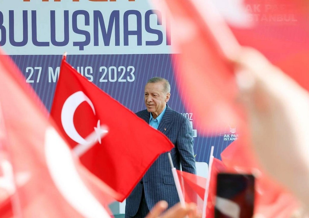 Эрдоган спел перед избирателями о любви
