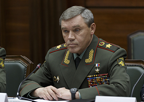 Герасимов обсудил военное сотрудничество с делегацией индийской армии