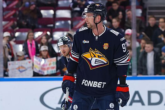 Евгений Кузнецов присутствует на матче «Салавата Юлаева» с «Нефтехимиком»