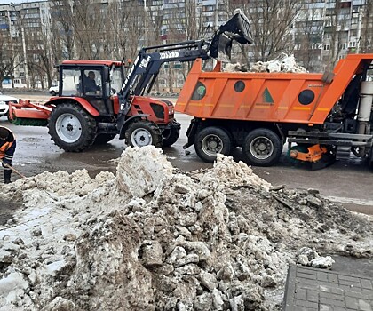 Глава города просит курян убрать автомобили, мешающие расчищать улицы от снега