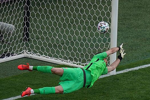 «Ньюкасл» намерен сохранить вратаря Дубравку. Он может перейти в «Аль-Шабаб» — Бен Якобс