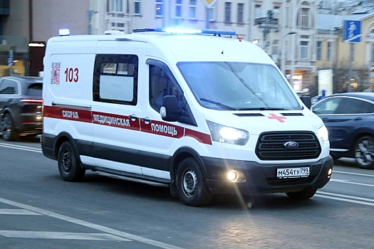 В Москве мужчину расплющило автомобилем, сорвавшимся с домкрата