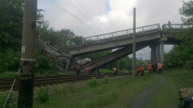 В Донбассе взорвали мост