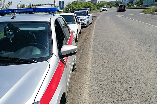 Лишенный прав водитель на автомобиле без номеров попался росгвардейцам в Кузбассе