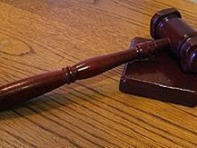 В Баку судят алхимика, обещавшего химическим способом превратить 20 тысяч долларов в 40 тысяч