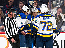 Вратарь «Сент‑Луиса» Биннингтон попытался спрятать в штанах 900‑ю шайбу Овечкина