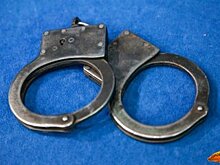 В Башкирии мужчина на угнанном такси дважды врезался в автомобиль сотрудников ДПС