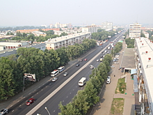 Стоявший посреди проезжей части парень возмутил кемеровчан