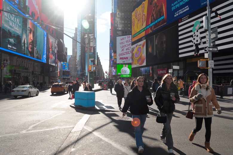 В США проверят 55 млн обладателей виз