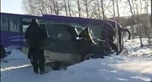Пассажирский автобус улетел в кювет под Амурском