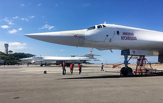 "Белые лебеди" из России пролетели над Карибским морем