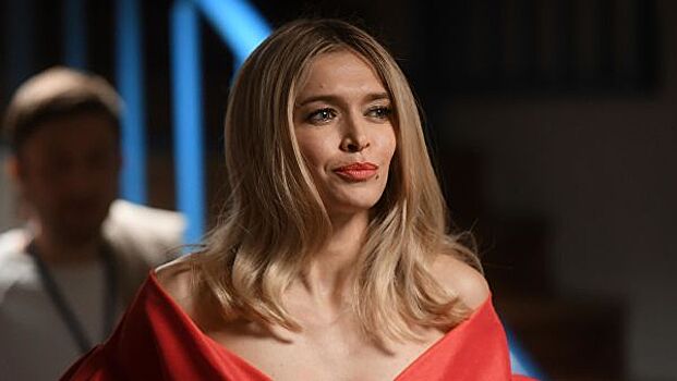 Брежнева ответила на слухи о своих концертах в России