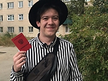 Парень, который сначала был Пельменем Кондольским, а потом сменил ФИО на Билет Призыванет, все-таки получил &ldquo;военник&rdquo;