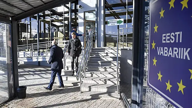 На границе Эстонии и России образовались огромные очереди