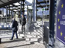 На границе Эстонии и России образовались огромные очереди