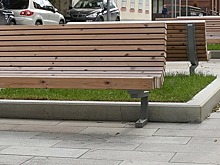 Урны на Астрадамской улице вернулись на место