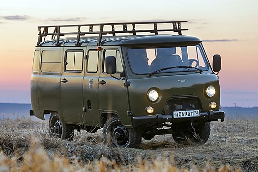 УАЗ представил "Буханку" с салоном-трансформером для нужд СВО