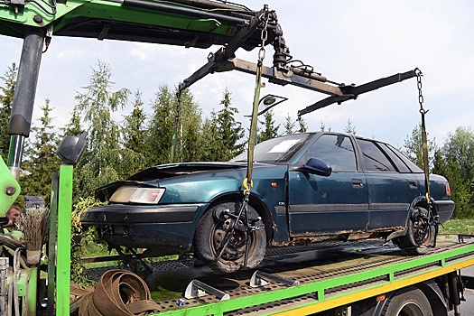 Более 1200 брошенных автомобилей вывезли на утилизацию в Москве