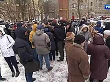 В тесноте и обиде: строители пытаются втиснуть высотку вплотную к старым домам