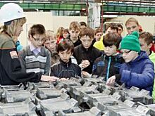 Ребята из детдомов Екатеринбурга провели удивительный день на УВЗ