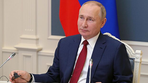 Путин удивился сроку службы российских автобусов и зарплатам водителей