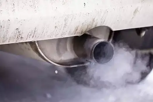 Опасна ли для автомобиля вода в глушителе?
