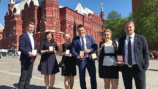Памятные медали с инаугурации Президента России везут вологодские активисты
