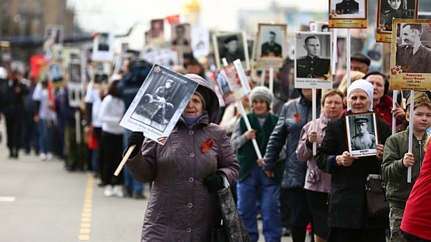 В Новосибирске началось шествие «Бессмертного полка»