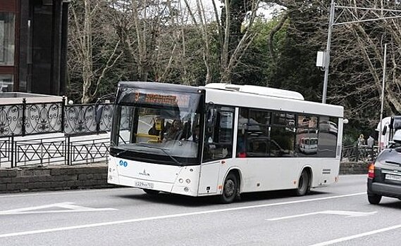 В автобусах Сочи запустили бесконтактную оплату проезда