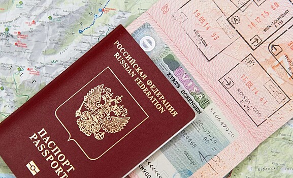 Страна ЕС отказалась запрещать въезд россиянам с визами