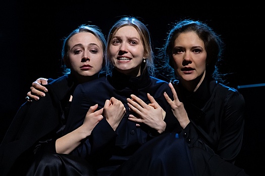 "Три сестры" в Воронежском драмтеатре стали заметной премьерой нового сезона