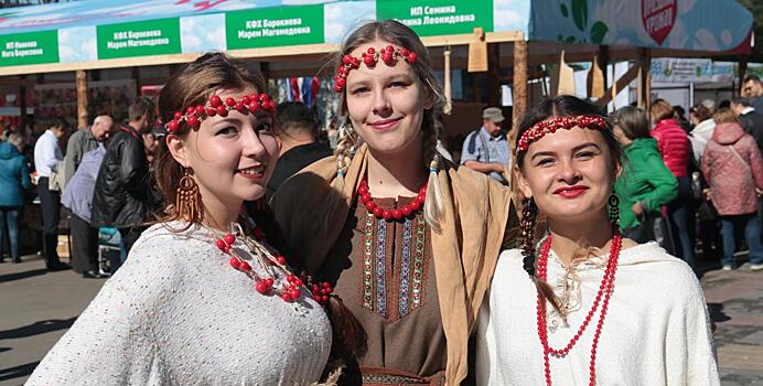 Жареные быки и огромный пирог – в Хабаровске отметили Праздник урожая