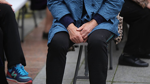 Пенсионеры стали переоформлять квартиры на родственников: в чем дело