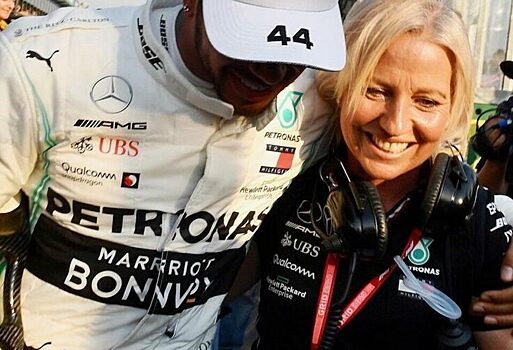 Mail Sport: Льюис Хэмилтон и Анджела Каллен воссоединились в Ferrari