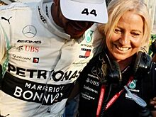 Mail Sport: Льюис Хэмилтон и Анджела Каллен воссоединились в Ferrari